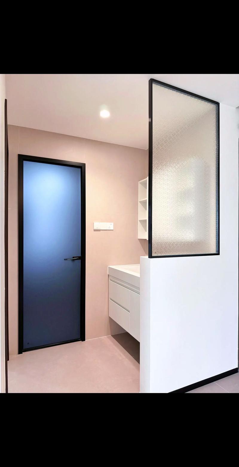 客衛(wèi)生間半墻設(shè)計(jì) 美觀、實(shí)用與空間感的完美融合